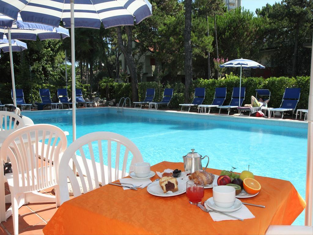 Hotel Medusa Splendid Lignano Sabbiadoro Ngoại thất bức ảnh